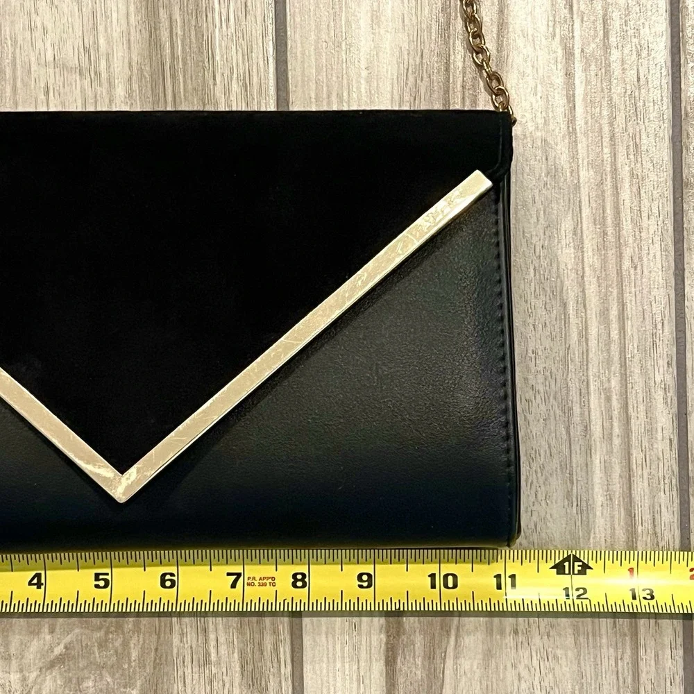 Aldo Crossbody Clutch Women OS Black Good Gold V Trim Envelope Chain Strap - Picture 10 of 10